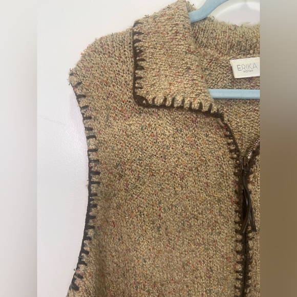vintage-style knit zip-up sweater vest by the brand Erika. - Picture 4 of 8